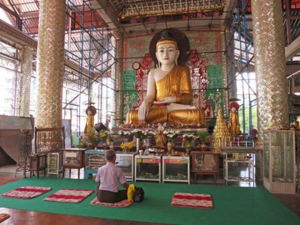 ヤンゴンのパワースポット「9大“ジー”」参りで満願成就