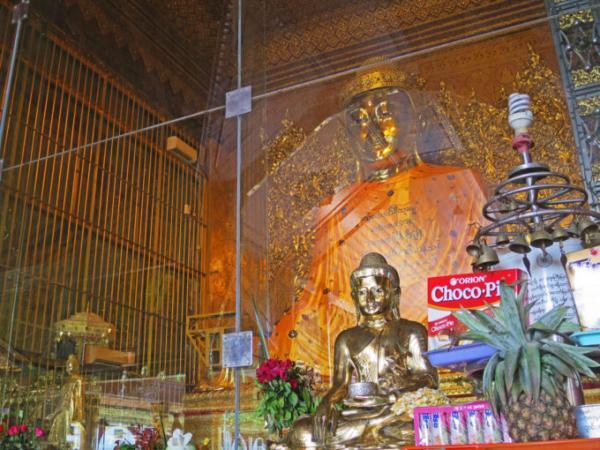 ヤンゴンのパワースポット「9大“ジー”」参りで満願成就