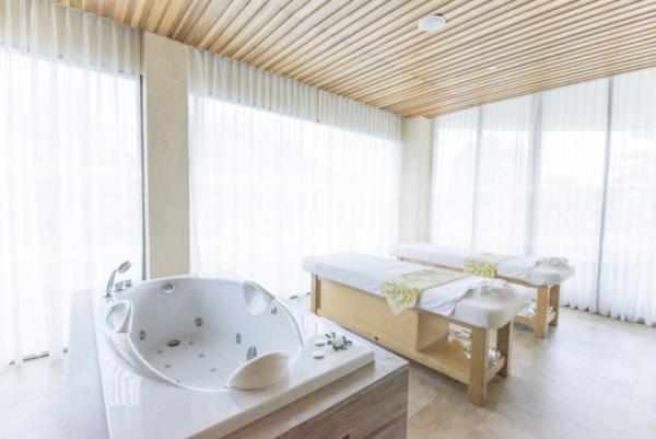 大自然に抱かれたモダンなリゾート「プルマンプーケットアルカディア」