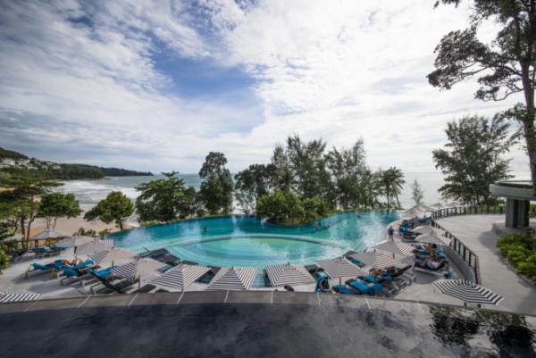 大自然に抱かれたモダンなリゾート「プルマンプーケットアルカディア」