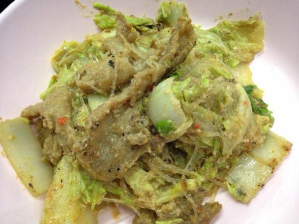 ローカル超人気店！庶民の味「スキー」を食べるなら「Maverick Suki」へ