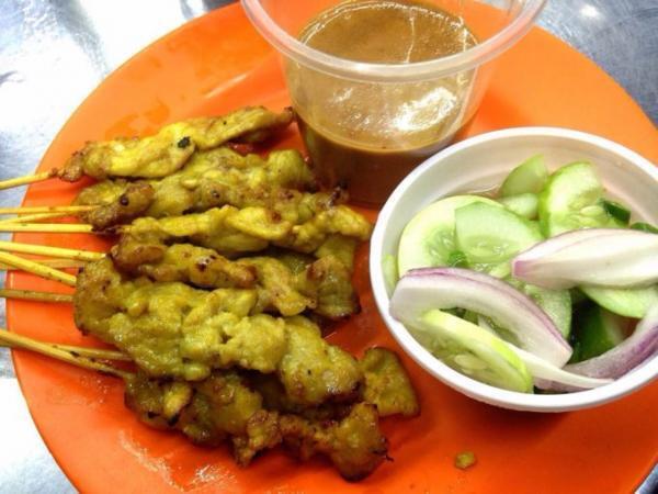 ローカル超人気店！庶民の味「スキー」を食べるなら「Maverick Suki」へ