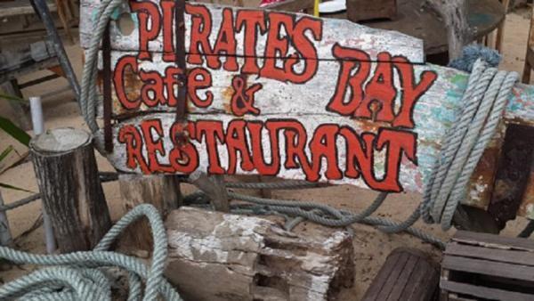 童心に返って楽しめる！バリ島個性派レストラン「パイレーツ・ベイ・バリ」