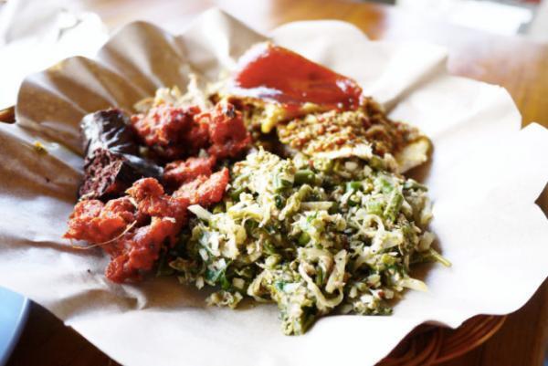 バリ島のごちそう「バビグリン（豚の丸焼き）」の有名店