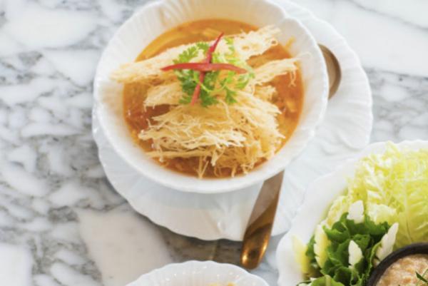 華麗なる一族の邸宅庭園に佇むタイ料理レストラン「ma maison」