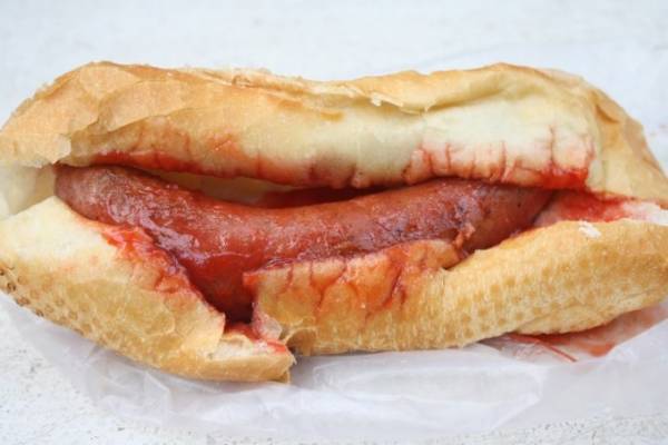 ホーチミン郊外のソーセージ屋台「Xuc Xich Duc Mr.Dieters」