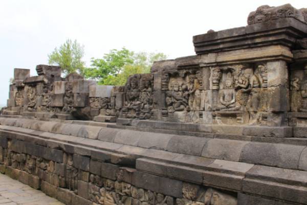 “世界の七不思議”にも選ばれた世界遺産「ボロブドゥール遺跡」