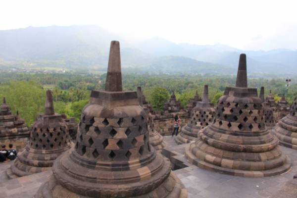 “世界の七不思議”にも選ばれた世界遺産「ボロブドゥール遺跡」