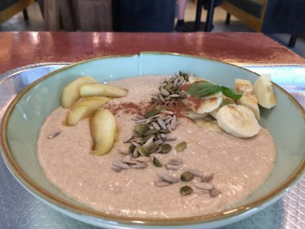 健康志向のビジネスマンに人気！シンガポールで人気のスローフードカフェ