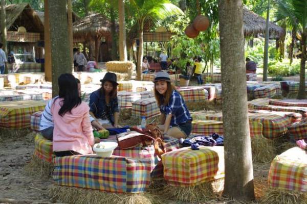 お土産から期間限定ファームまで！ジムトンプソンを巡る旅