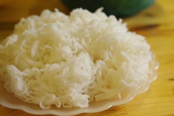 肉たっぷりで満足度高め！ハノイで人気のブンチャー専門店「Bun Cha Ta」