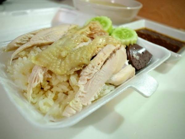 バンコク、BTSアソーク駅近くの絶品カオマンガイ屋台