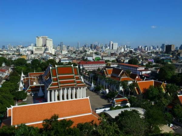 運河ボートで行くバンコクローカル散策！〜黄金の丘 参拝と絶品パッタイ〜
