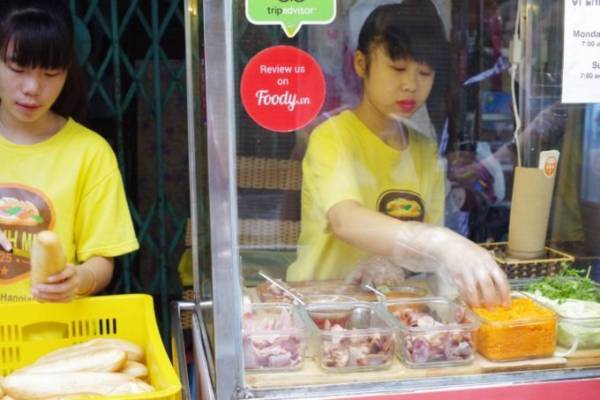 カリっと焼いたパンと具材の相性抜群！ハノイの人気バインミー店