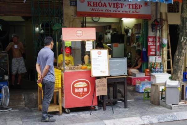 カリっと焼いたパンと具材の相性抜群！ハノイの人気バインミー店