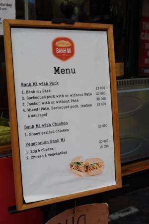 カリっと焼いたパンと具材の相性抜群！ハノイの人気バインミー店