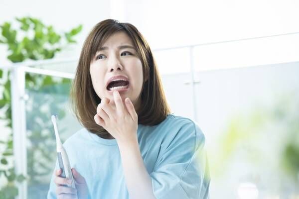 歯磨きしたら歯ブラシが血まみれに。原因は歯周病？対策は？【医師解説】