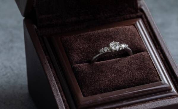 「私の結婚指輪を返して！」高齢者を狙った不用品買い取り被害に遭った話【体験談】