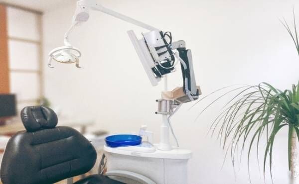 歯医者の診察台のイメージ