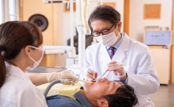 歯医者での虫歯治療のイメージ