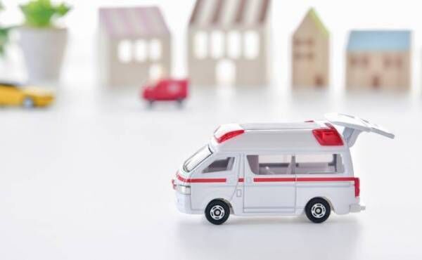 おもちゃの救急車のイメージ
