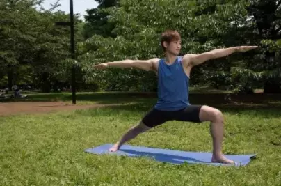 ヨガ専門スタジオ『ヨガプラス』による本格ヨガを無料体験できる