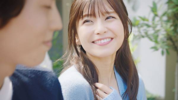 歯の黄ばみにサヨナラ！美白成分トリプル配合の美白歯磨き粉で白い歯を