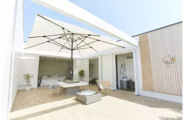 【千葉】巨大「クリスマスツリー」が南房総市に出現