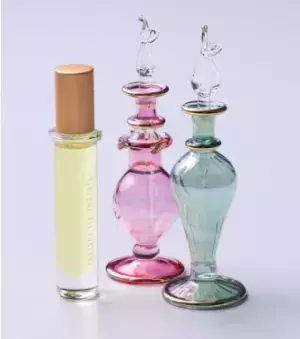 【博多】香りが続く「パフュームオイル」の専門店