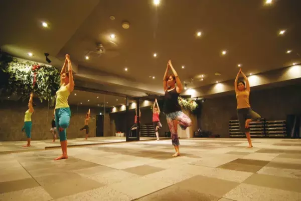 新しい女性専用ホットスタジオ「HOTLUX」が新宿にオープン