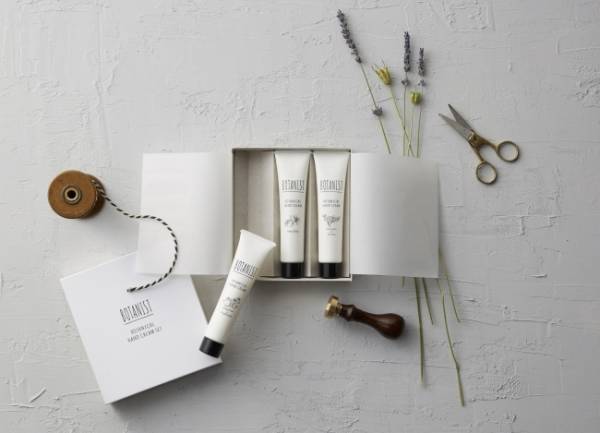 植物の力で美しい手に！ボタニカルのギフトセット