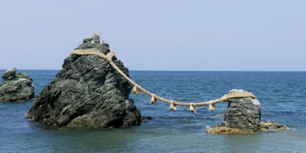 パワースポットで禊（みそぎ）の朝ヨガ体験！「Morning YOGA in 夫婦岩」開催