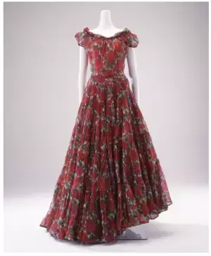 コレクション展「ディオールとバレンシアガ」開催中