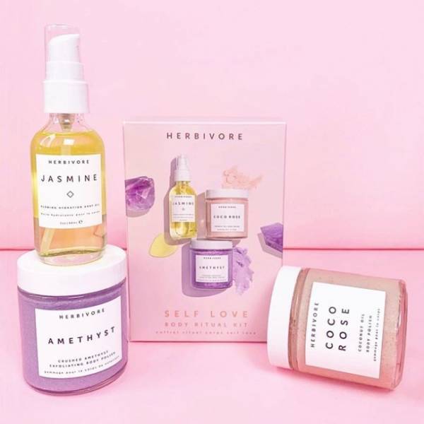 ナチュラル成分で角質ケア！オーガニックボディケア3品の特別キット