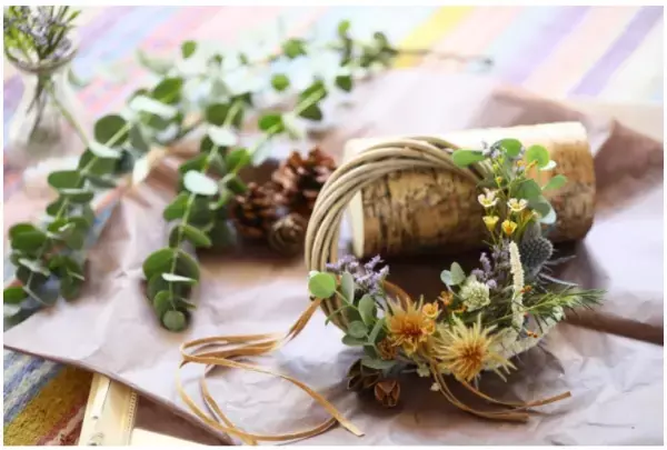 ワークショップとお茶を楽しむ、優雅な秋の午後