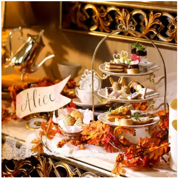 ワークショップとお茶を楽しむ、優雅な秋の午後