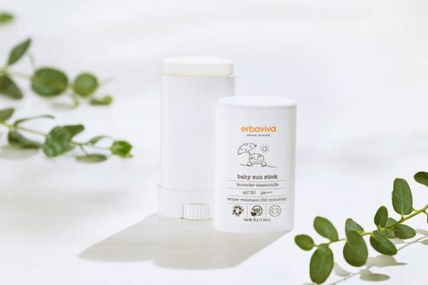 赤ちゃんにも使える優しい日焼け止め！エルバビーバのサンスティック発売
