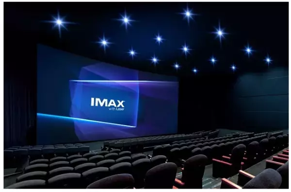 「グランピング」がコンセプトのシネコンが11月に登場