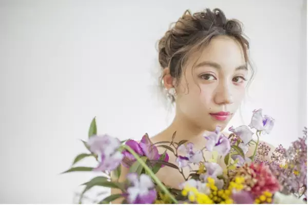 SNSで話題の美容師による「ウェディングガイド」