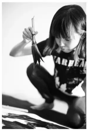 「OSAJI」の新ムービーは話題の若手書家が出演