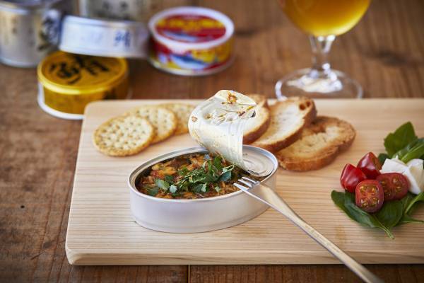 【星野リゾート】海を眺めながら100種類の缶詰とクラフトビールを楽しもう！