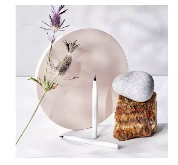 「to／one」が、春のメイクアップコレクションを発表