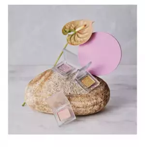 「to／one」が、春のメイクアップコレクションを発表