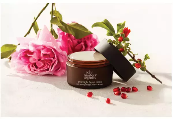 翌朝の肌の輝きが変わる「ジェルマスク」