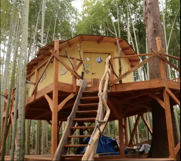 「動物園併設」のグランピング施設がオープン