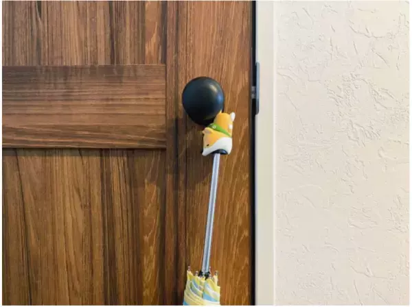 「折り畳み傘」をかわいく、便利にするグッズ