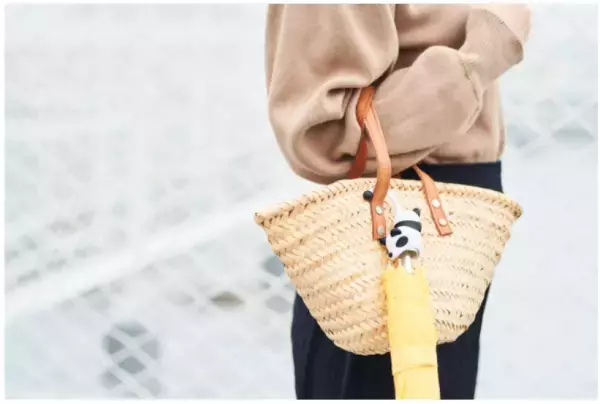 「折り畳み傘」をかわいく、便利にするグッズ
