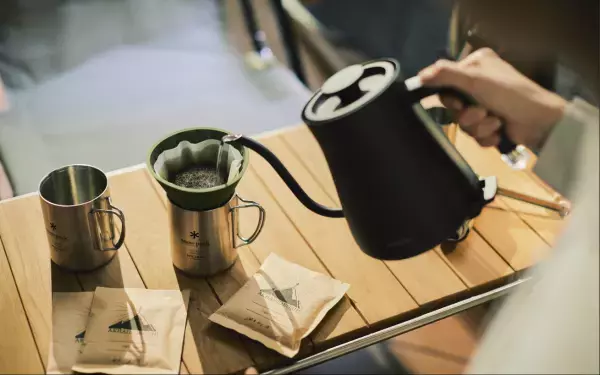 駅から2分のホテルで「グランピング」体験