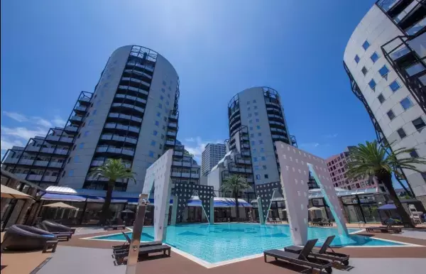 ホテルに泊まりながら「最新家電」を試せる！