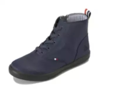 台風シーズンの水濡れ対策に！ABCマートで「防水シューズフェア」開催中